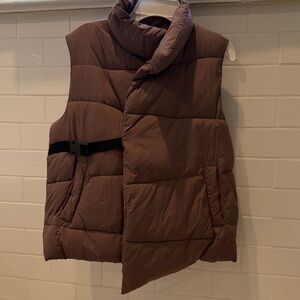 Very stylish Zara girls mauve puffer vest with snap closure size 9/10